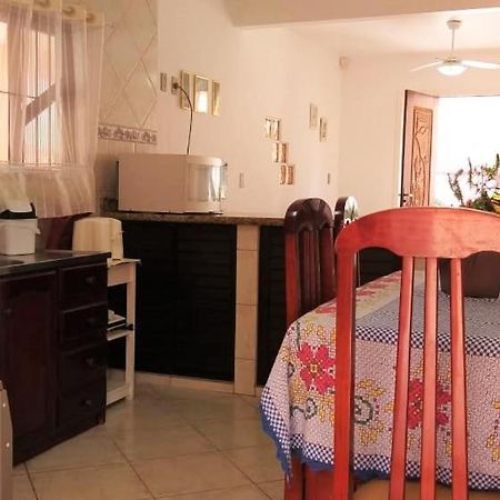 Вілла Casa 02 Dorm Na Rua Salmao Бомбіняс Екстер'єр фото
