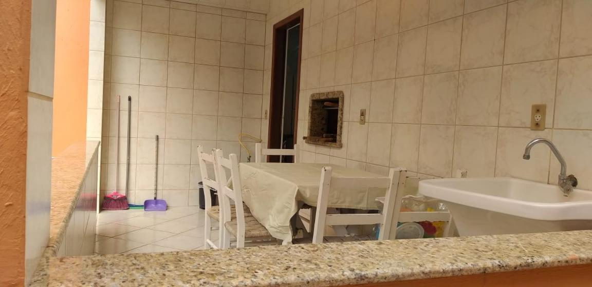 Вілла Casa 02 Dorm Na Rua Salmao Бомбіняс Екстер'єр фото